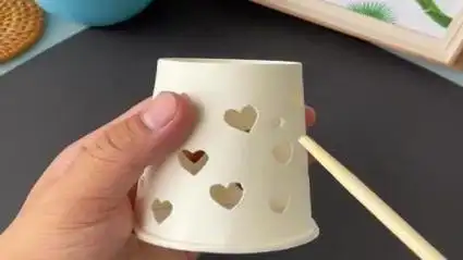一次性纸杯不要扔,一起做一个迷你小台灯吧手工亲子手工废物利用