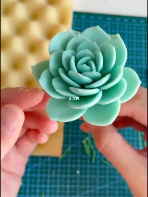 树脂粘土软陶翻糖多肉植物蓝石莲制作过程