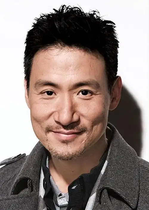 张学友是香港乐坛的传奇人物,他出道近40年,凭借着嗓音的魅力和演唱