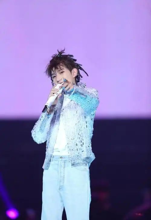 这一次,tfboys三人的"江湖地位"一览无遗,有人悄悄"掉队"了