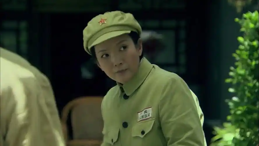 她主演的电视剧《激情燃烧的岁月》,更是十多年前的经典剧目.