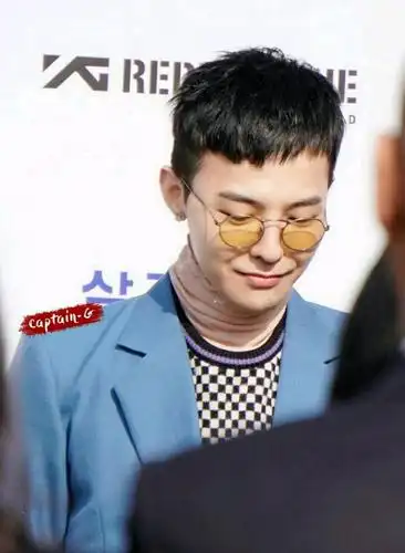 我会手捧皇冠,赴皇冠海.权志龙