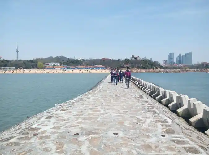 【携程攻略】青岛第二海水浴场景点,第二海水浴场景色很漂亮,沿岸有