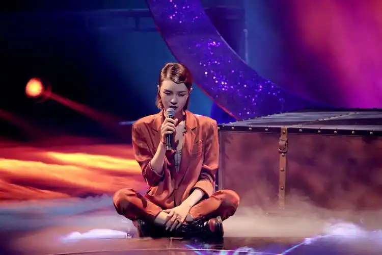 张婉清对唱舞台顺利毕业 音乐热爱永不止息