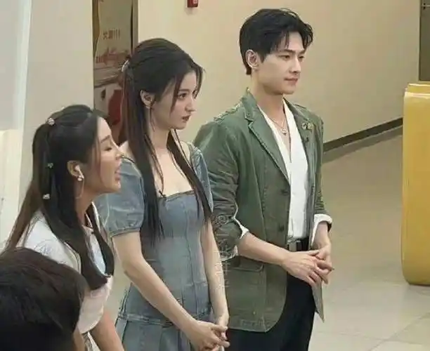 希望他们能够在现实生活中也是一对!他们两个是剧中最佳的cp组合!