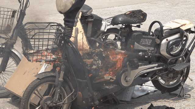 电动车电池引发火灾,威力超乎你想象!