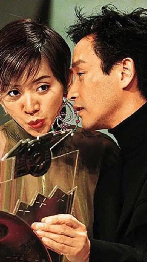 张国荣早年亲吻梅艳芳照片,真的好撩!