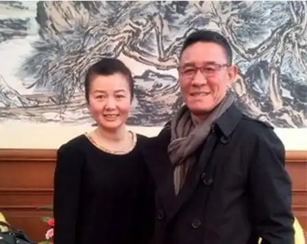 郑卫莉和杜志国俩人结婚多年可以说是影视圈的模范夫妻,对于生活和