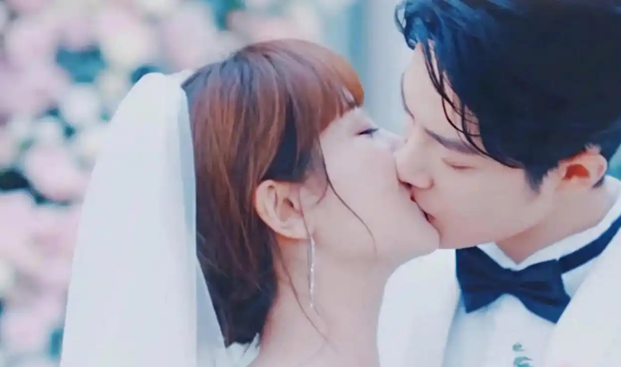 杨紫与肖战的亲吻戏 杨紫在接受采访时坦诚地回答了与肖战的亲吻戏