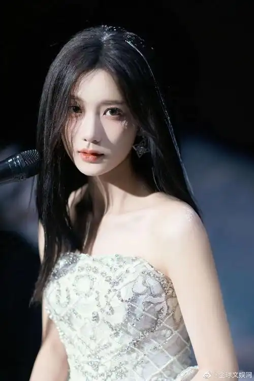 陈意涵加入遥望#美女唱作人陈意涵estelle,有才华又漂亮!未来可期!