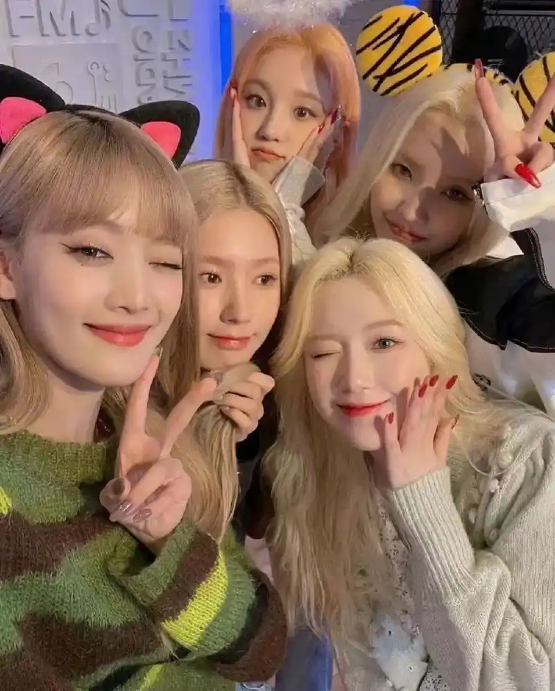 gidle 女娃5人合照 - 抖音