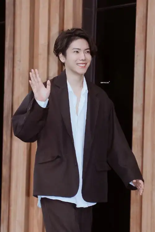 杨宇腾超话92#向全世界安利杨宇腾yu#210415