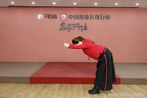 传统礼仪揖礼点燃两会新亮点全面解读如何作揖有礼