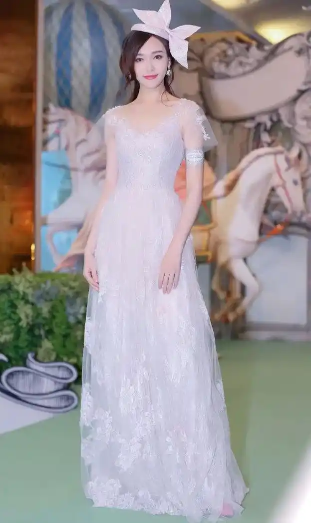 唐嫣 #穿出自信活出女人最美的样子 #女明星红毯 #有 - 抖音