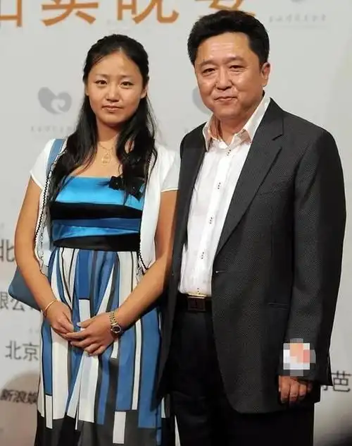 于谦为儿子举办18岁成人礼,骄傲宣布:同时收到18所大学通知书