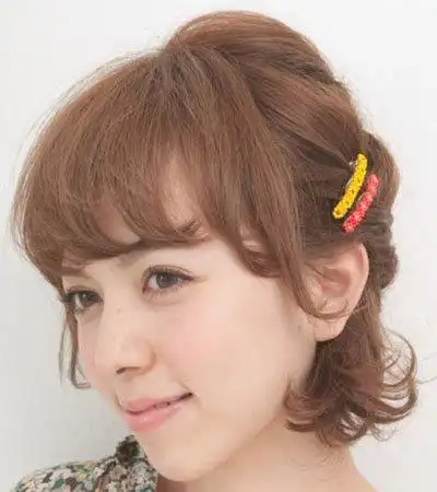 短发盘头发全步骤 女生盘短头发步骤图片