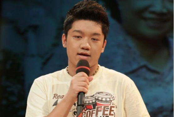 在尤浩然成名的道路上,身材真的是非常大的一个障碍.