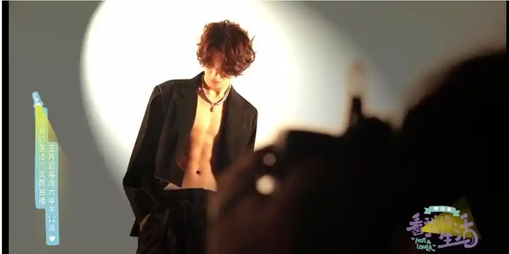 黄明昊这腹肌啥水平???