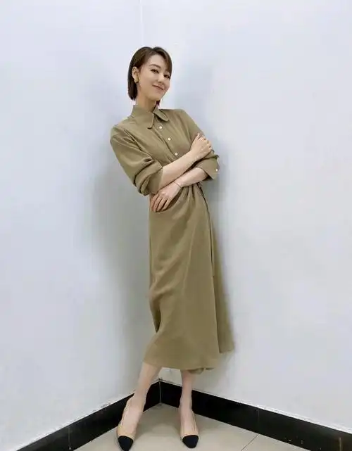 王冠在穿搭方面很有自己的心得,显腿长的穿搭方法,值得我们学习