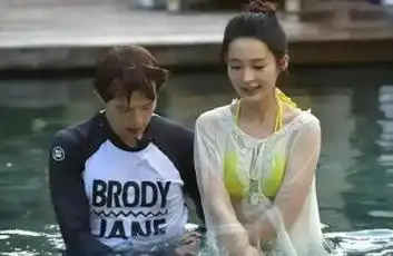 "撩汉","共用吸管",这些明星是没分寸感,还是"耍流氓"?