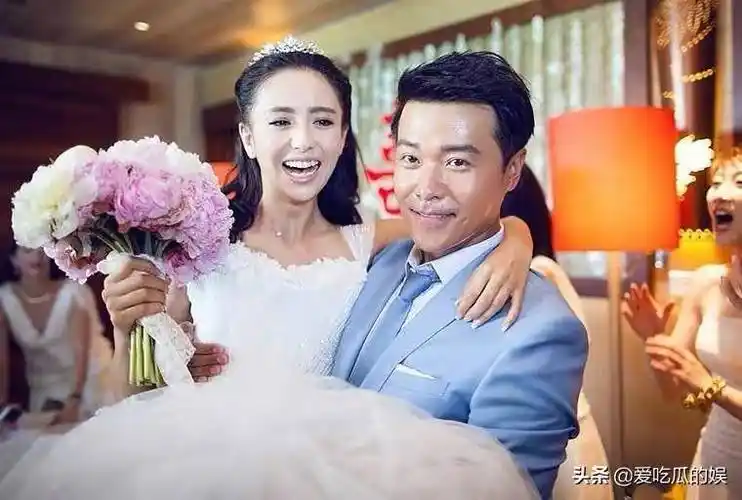 佟丽娅对前夫恋恋不舍?与陈思诚同框被拍,一个动作引发复婚热议_孩子_