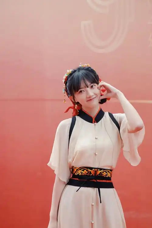 范薇超话#横店影视节#很开心收到邀请下次再相见7815#文荣奖