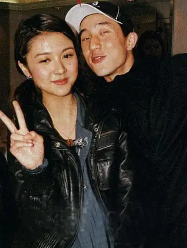 如今流行白瘦幼,但论少女感和甜美,大多数都比不上薛凯琪_房祖名