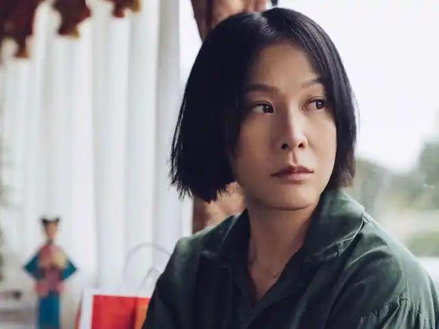 时隔5年再出新戏52岁刘若英齐耳短发出镜容颜不老宛如冻龄