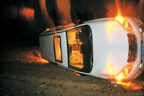 韩红赴舟曲献爱心遭遇车祸