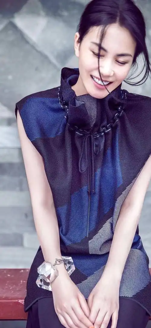 50岁的王菲,还是那个遗世独立的仙女,天后壁纸送给你