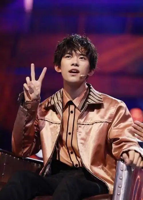 原创淡淡姐回应撩易烊千玺事件那个动作是要对黄子韬做的