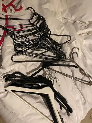 自取9成新 二手物品所在城市:  伯明翰 物品介绍: 塑料/木质 所有打包