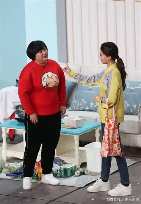 张小斐和贾玲春晚小品