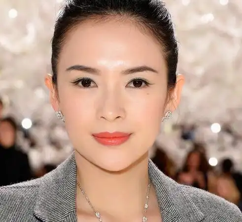 面相恒真案例章子怡面相解析,章子怡的下巴居然比范冰冰还尖!