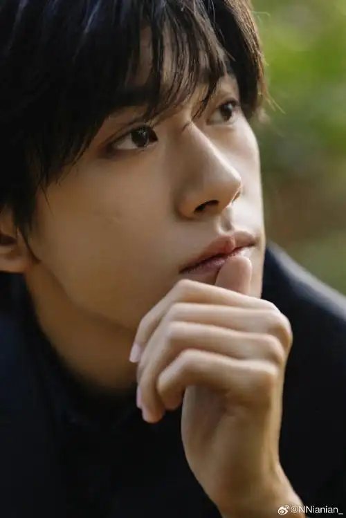 易烊千玺超话宝宝的眼睛一直亮亮的#易烊千玺#@tfboys-易烊千玺