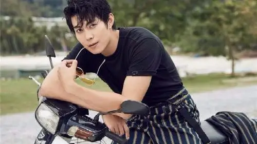 大春艾伦离开开心麻花独挑大梁,合作秋雅,网友:烂片的气息!