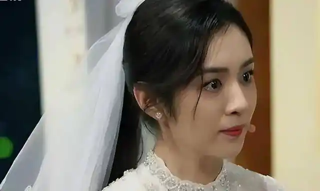 胡歌绯闻女友王晓晨:被知名导演喝醉打耳光后回应太尴尬_女明星_张翰