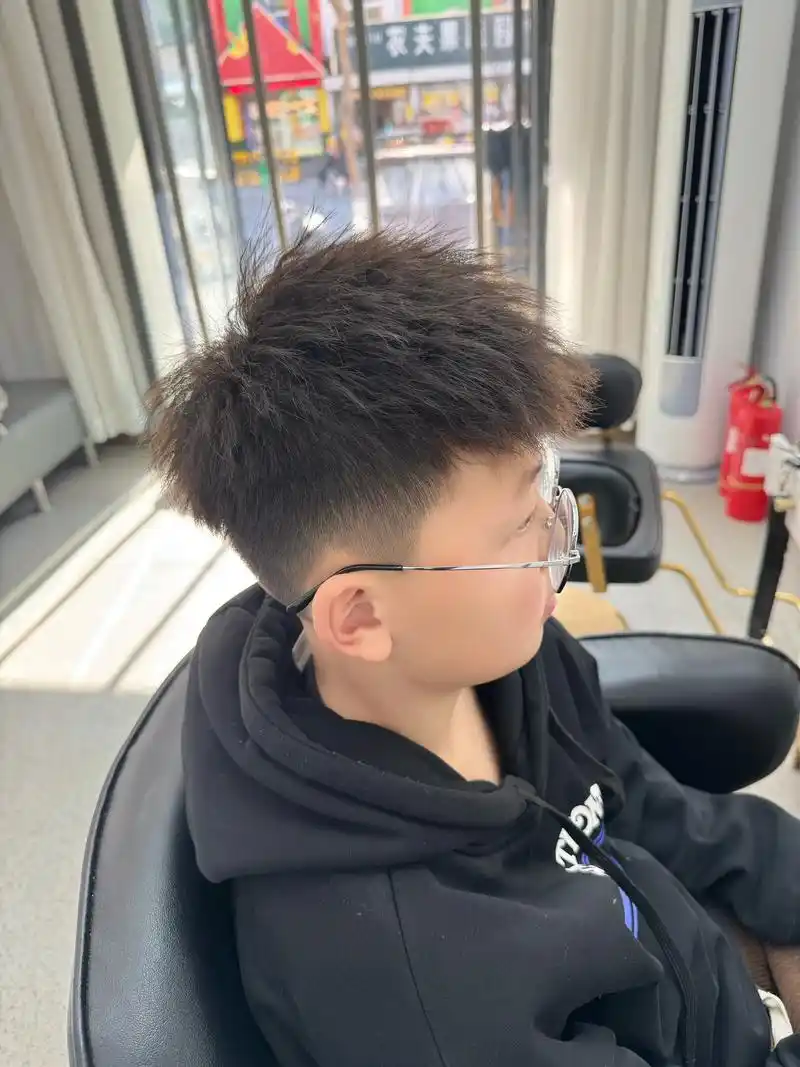 新乡伟利美发#锡纸烫 #男生烫发发型推荐 #真实客照