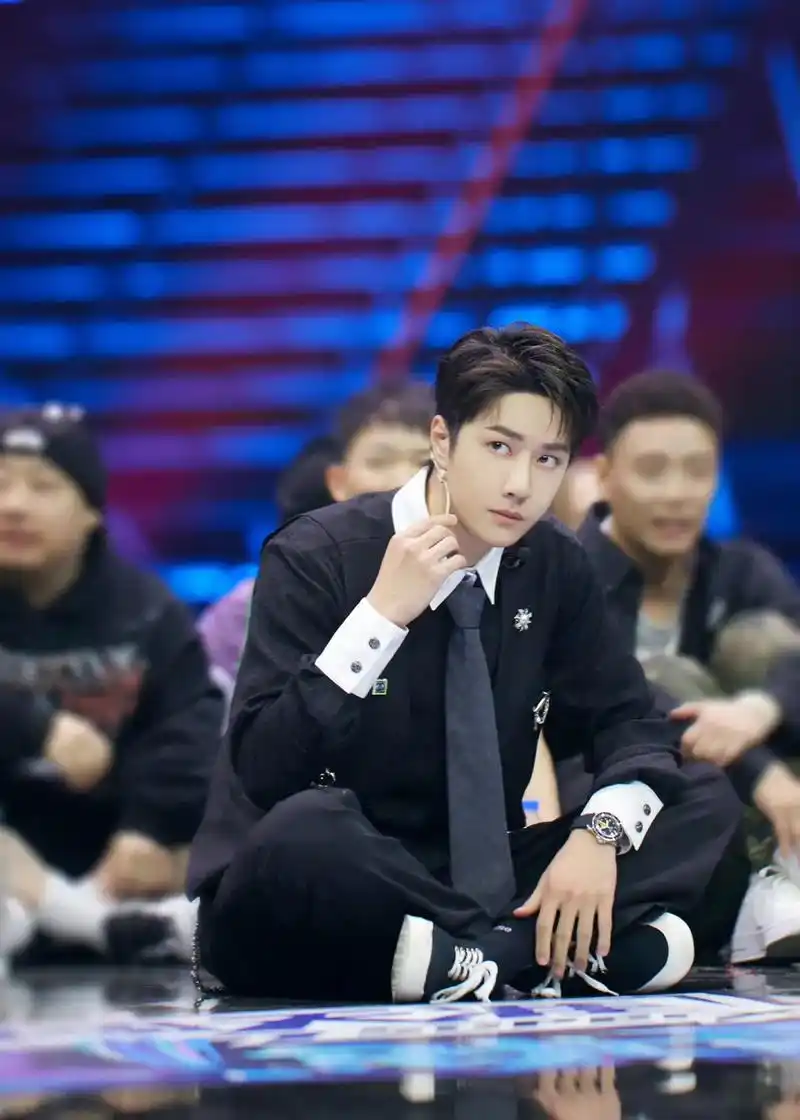 王一博 #王一博公子世无双 #王一博这就是街舞 #神仙颜值 - 兑趑