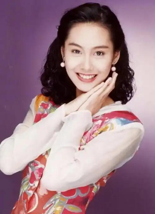 女神级别的朱茵,甜美可爱,楚楚动人的写真照!__财经头条