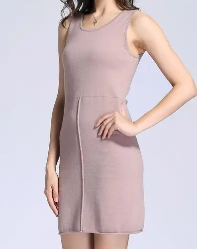 超细美丽诺羊毛浅豆沙色长款无袖连衣裙