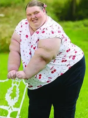 英国最胖女孩7个月减掉168斤