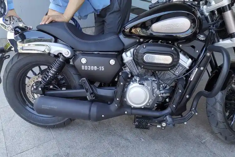 适用于奔达金吉拉300改装摩托车复古边包挂包保险杠防摔护杠折叠后