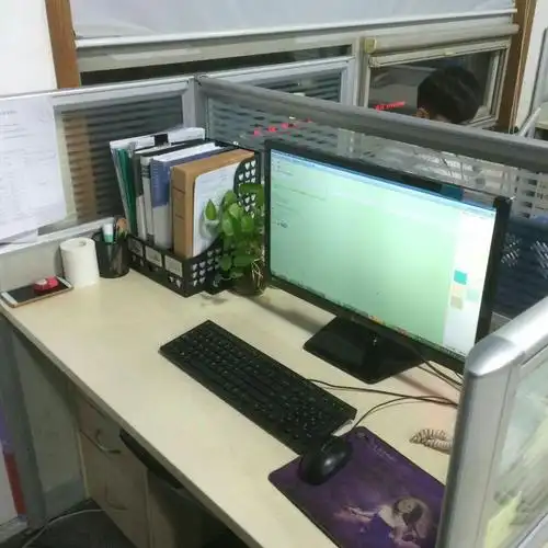 商务部  秦思聪工位