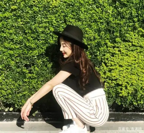 秀丽清纯,娇羞可人的陈欣予,晶莹剔透的肌肤,闪烁着光晕!