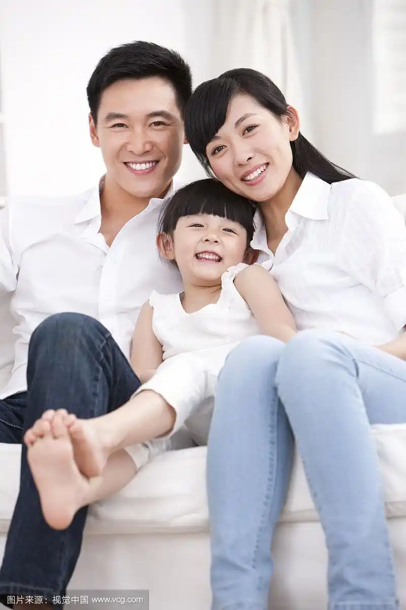 快乐的一家三口