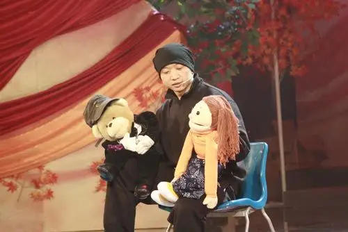 组图:春节大联欢第五期节目腹语京剧《智斗》