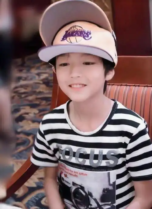 王俊凯《重生之门》成网络剧5月热度榜榜首,但难敌粉丝搞怪p图