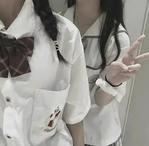 不露脸女生闺蜜头像:这个秋天奶茶分你一杯/闺蜜头像_腾讯新闻