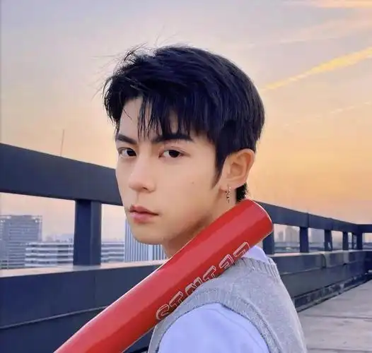 3款"最受欢迎"的男生短发参考,今夏就留这3款,精神又帅气!_发型